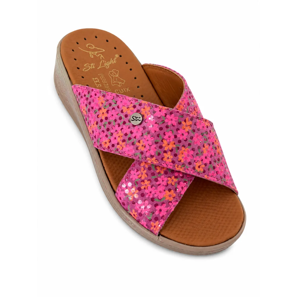 STI LIGHT - CLAQUETTES ORTHOPEDIQUES CROISEES ROSE FUSHIA AVEC DETAILS FLEURIES FEMME