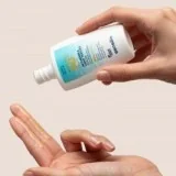 SENSILIS Fluide d'Eau SPF50+ Fluide Photoprotecteur Anti-Âge avec C...